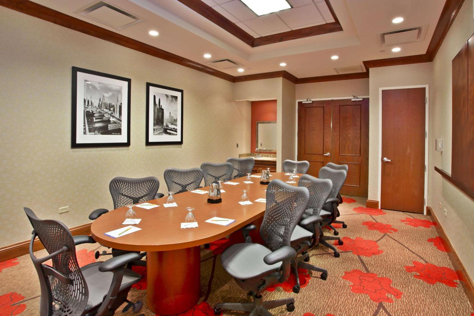 Hilton Garden Inn Chicago/Midway Airport Bedford Park Екстериор снимка