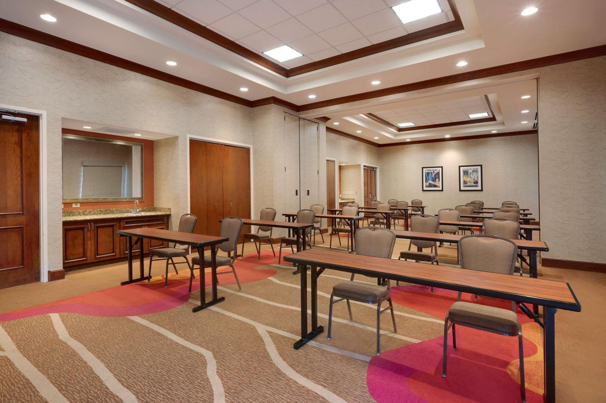 Hilton Garden Inn Chicago/Midway Airport Bedford Park Екстериор снимка