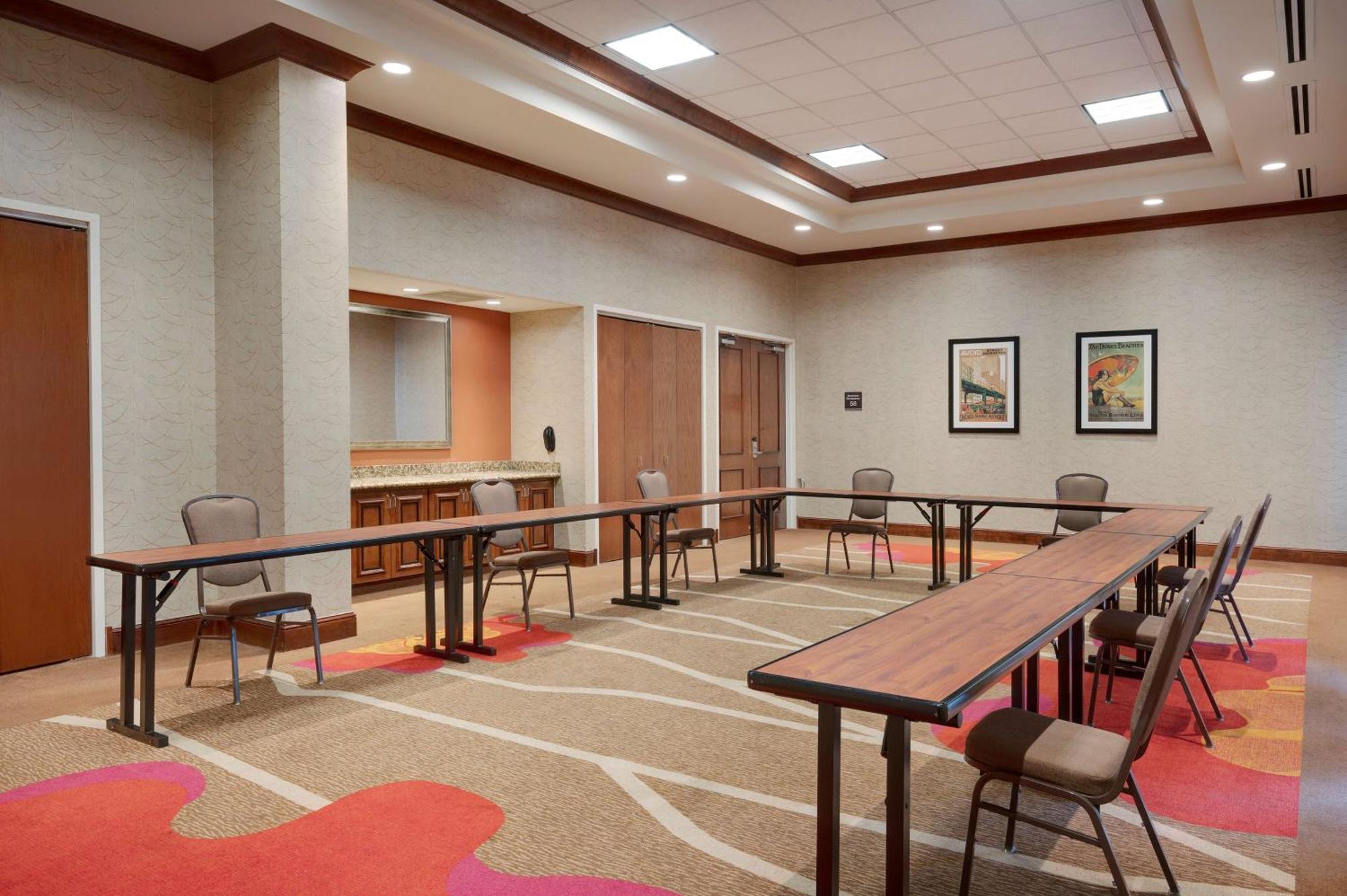 Hilton Garden Inn Chicago/Midway Airport Bedford Park Екстериор снимка
